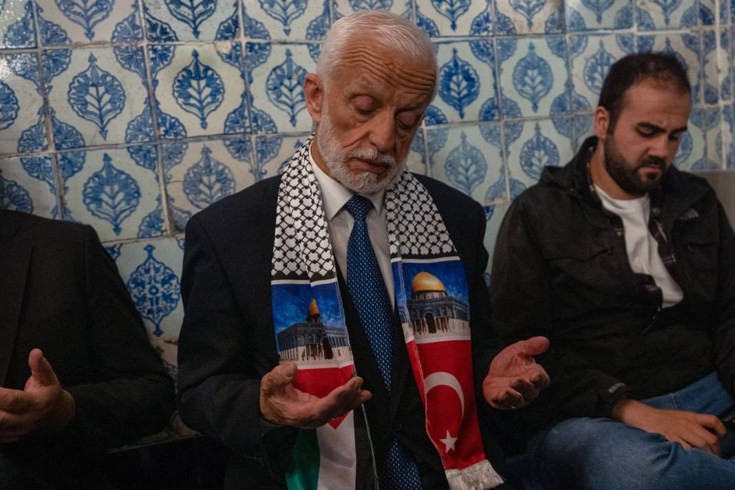 Şehitler ve Filistinliler için sabah namazında tüm camilerde dua edildi - Resim: 9